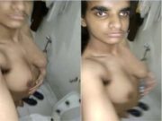 Desi Girl Showing Her Boobs and Pussy part 1